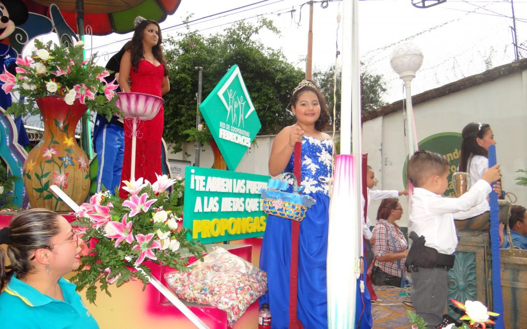 DESFILE DÍA DE LAS COOPERATIVAS EN FIESTAS JULIAS